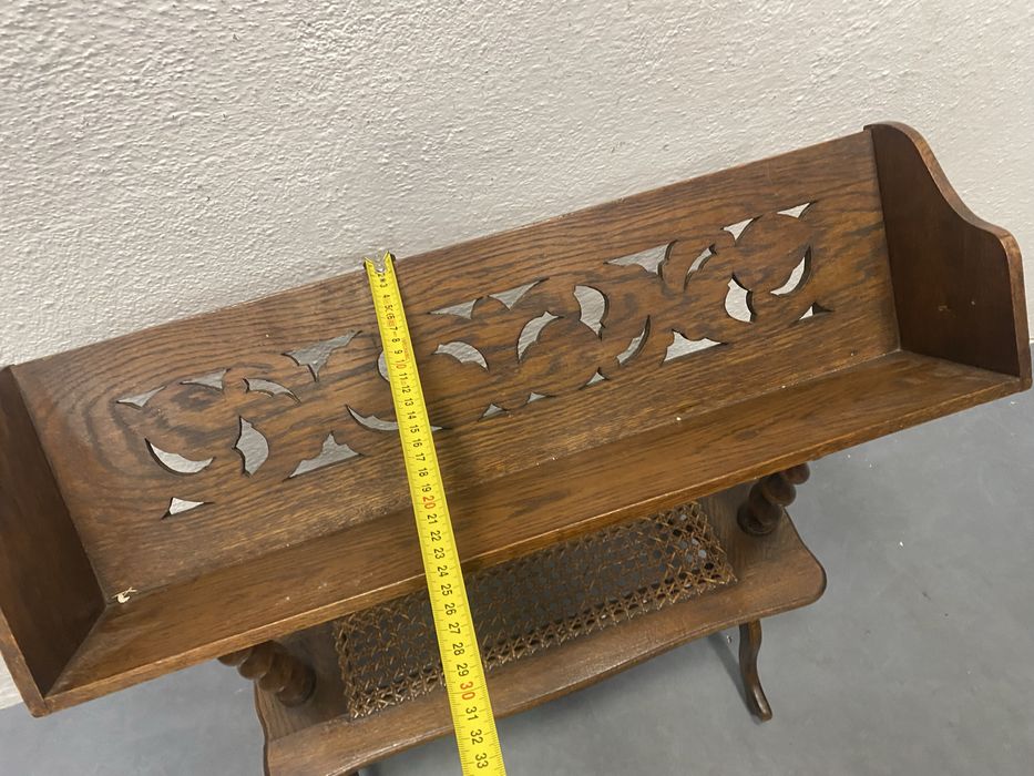 Поставка за вестници дъб резба и ратан England 1940