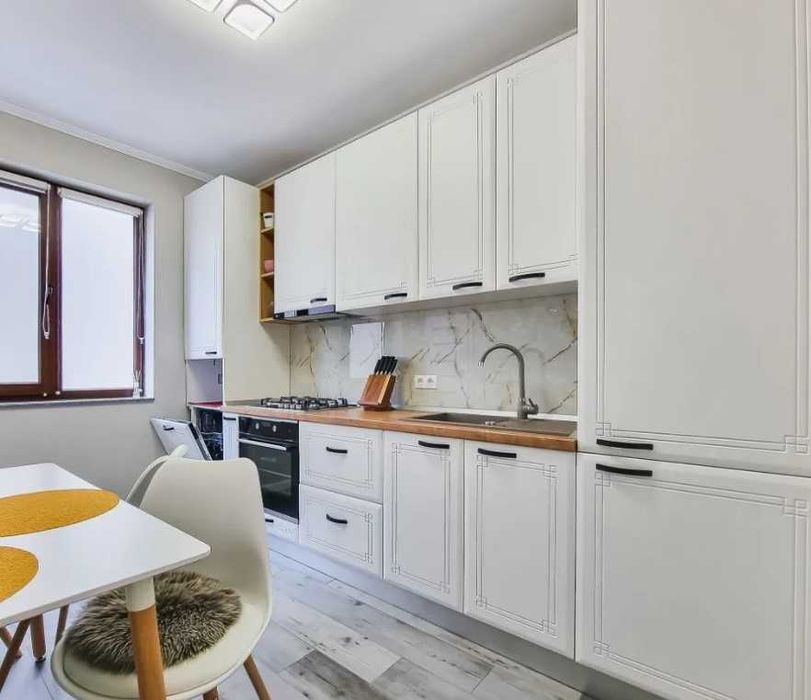 Дава се под наем Тристаен апартамент в Пловдив, Център - 78 кв.м за 219.3 € - Снимка #3