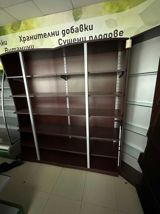 Стелажи за магазин, Търговско оборудване