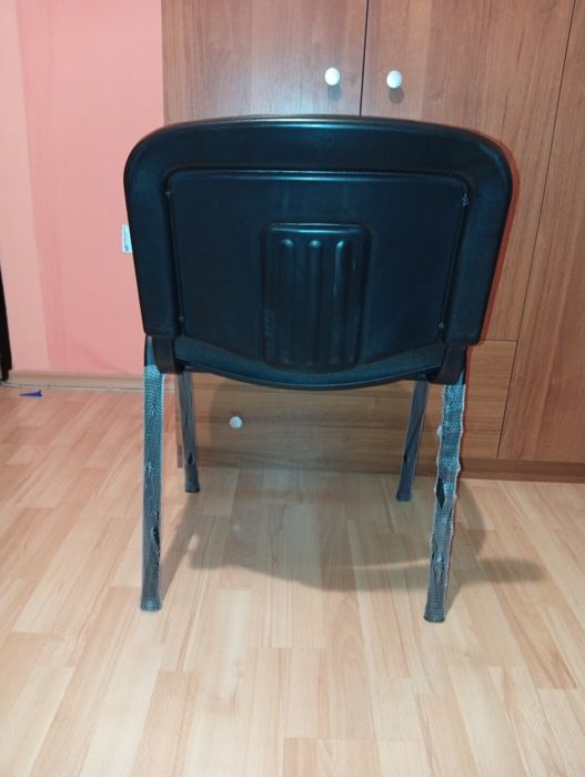 Чисто Нов посетителски стол.