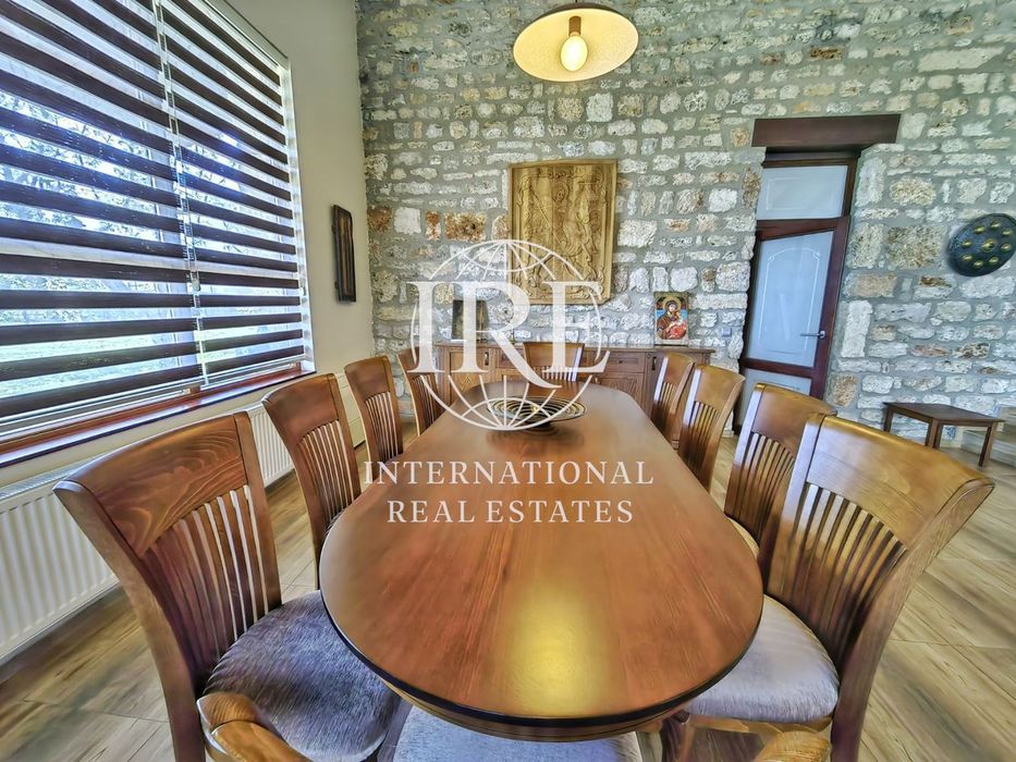 Забележителен имот в тоскански стил на брега на морето! Спираща дъха