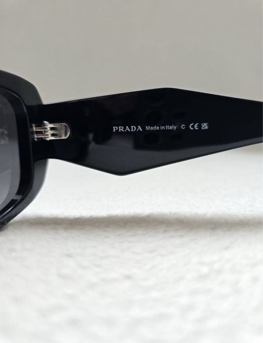 Слънчеви очила Prada
