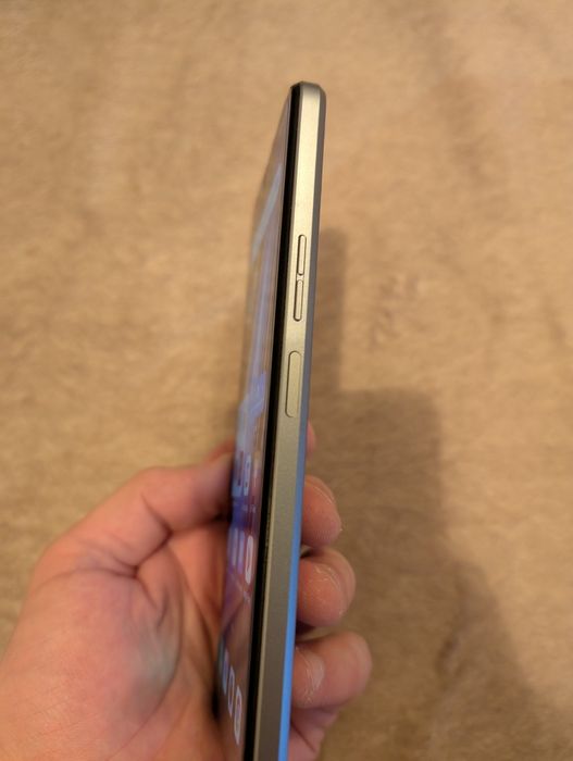 Tecno POVA4. Телефон в идеальном состоянии. Все работает на отлично,!