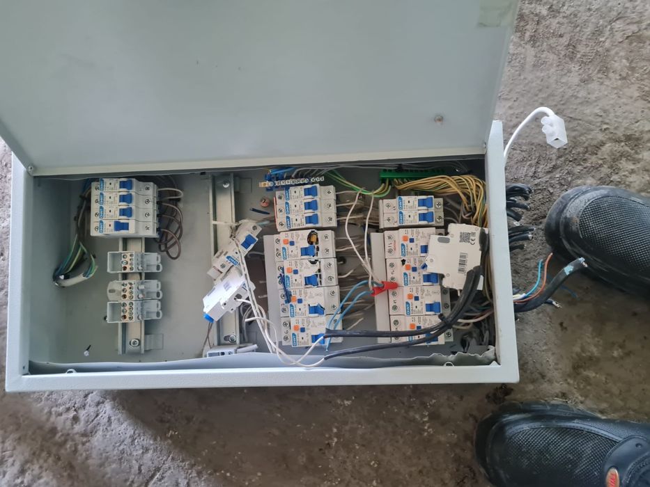 Продам электрощитовые