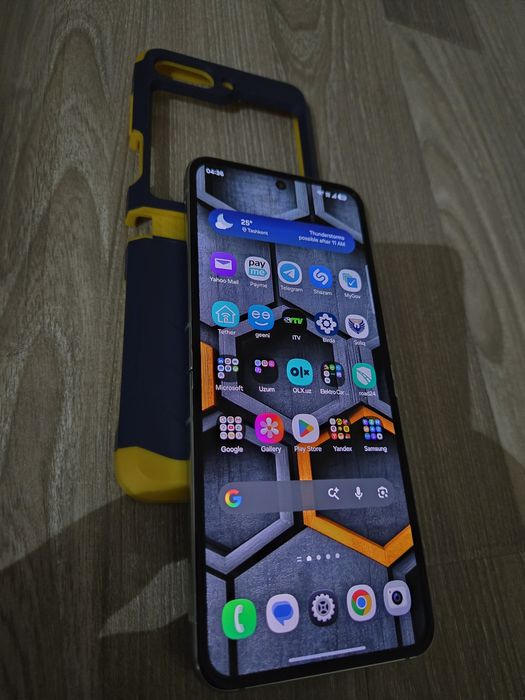 Продам Samaung Galaxy Z Flip 5 8/512