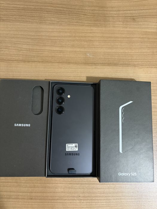Samsung S25 чисто нов