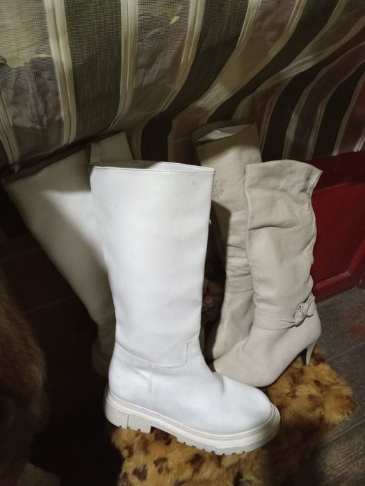 Белые сапоги , кожаные 40 размер бу