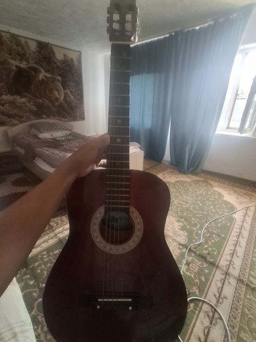 Продаю гитару и домбру