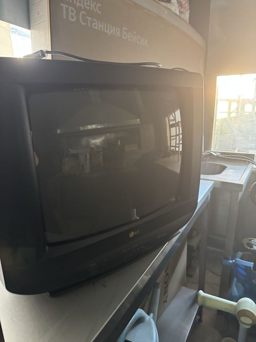 Продам телевизор lg