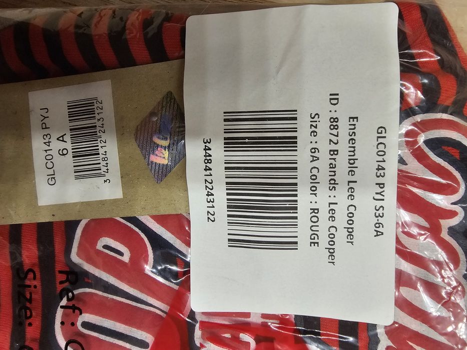 Продавам - чисто нова детска пижама Lee Cooper за 6 г.
