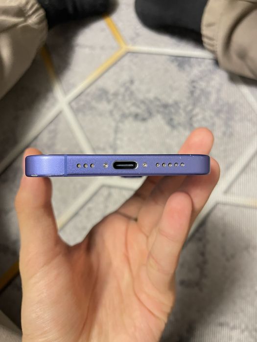 продам айфон 16 с гаранитей