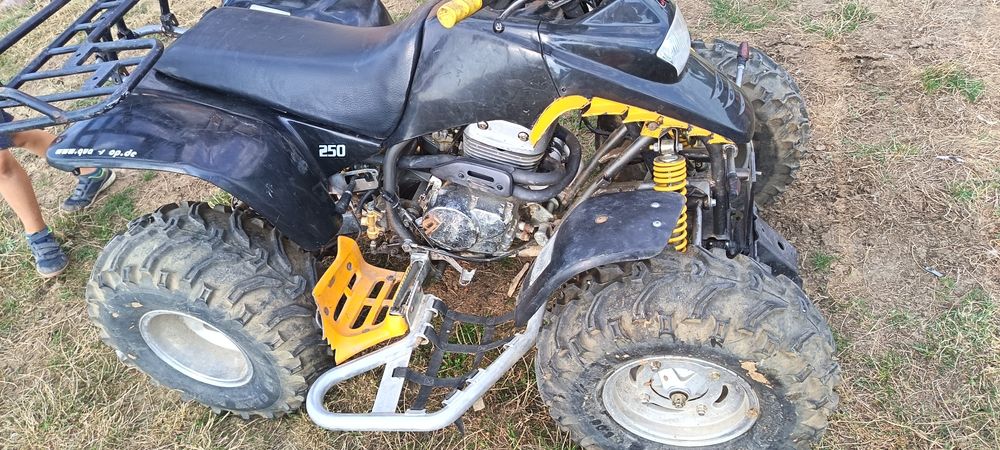 Vând ATV 250cc ân 4 timpi