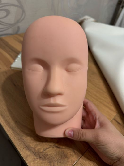 Манекен для наращивания ресниц 2000 тг