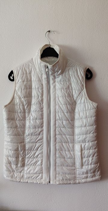 Vesta dama alba, usoara