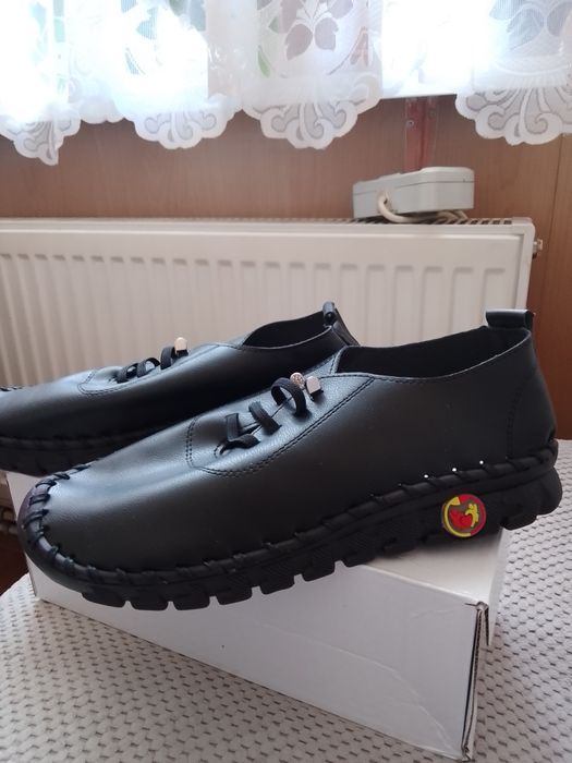 Продавам тип кецове.Леки и комфортни за лятото.