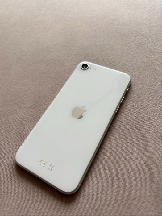 *Реновиран* APPLE Iphone SE 2020
