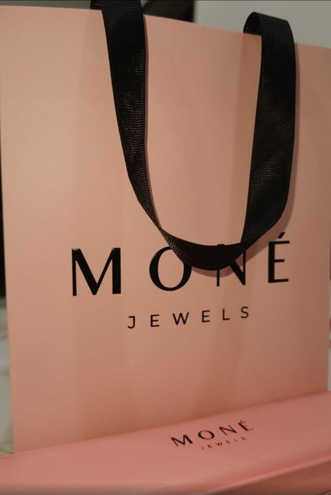 Подвеска в форме голубого и белого сердца