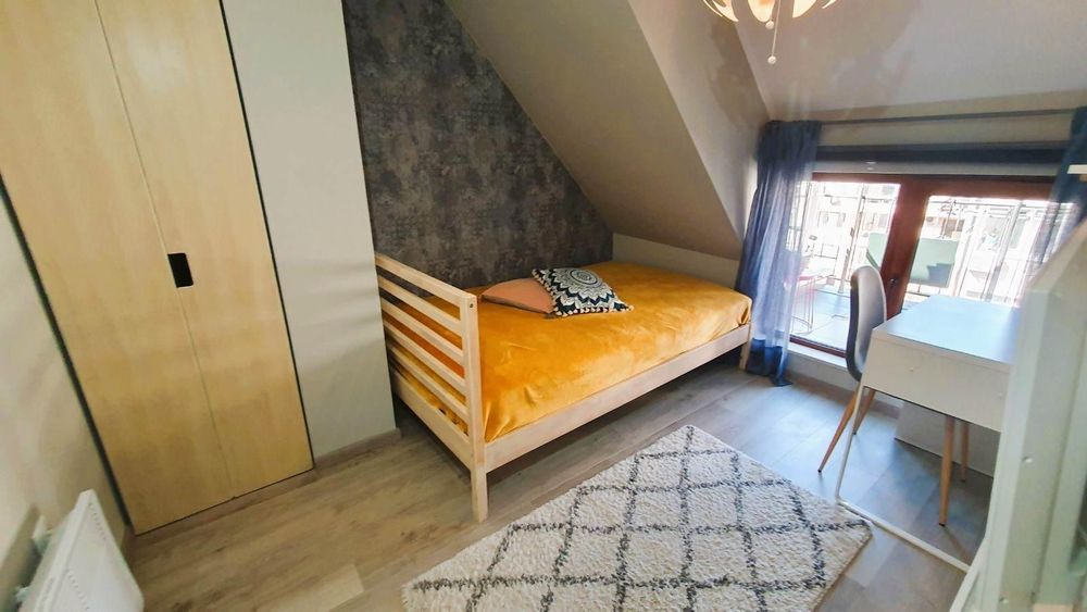 Дава се под наем Тристаен апартамент в Варна, Център - 90 кв.м за 1600 € - Снимка #7