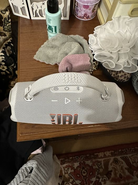 Продам колонку JBL charge 6