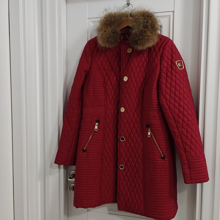 Geacă Burberry, căptușită, mărimea L, femei, cu blăniță detașabilă, purtată o dată. In stare impecabilă