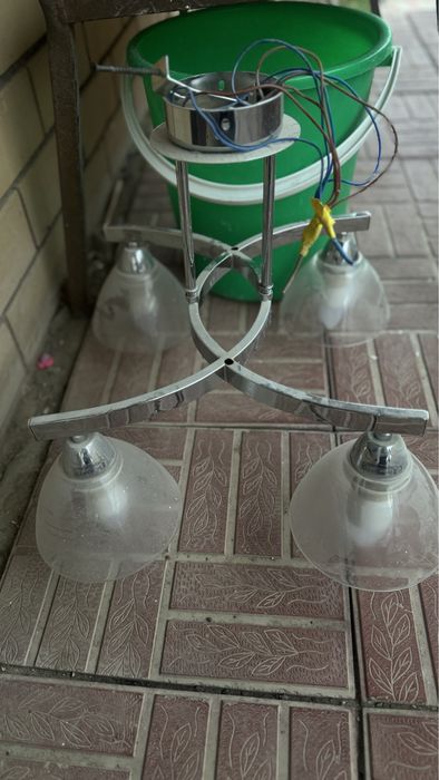 Люстра за 5 тыс в рабочем состояний