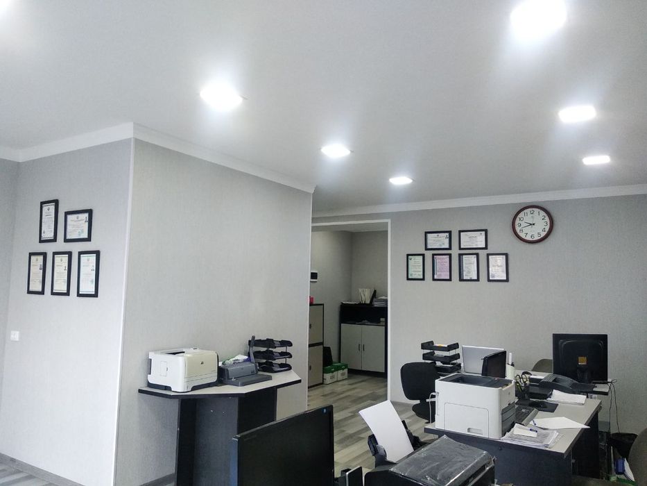 Продается нежилое помещение на 1 этаже 7  этажного дома.