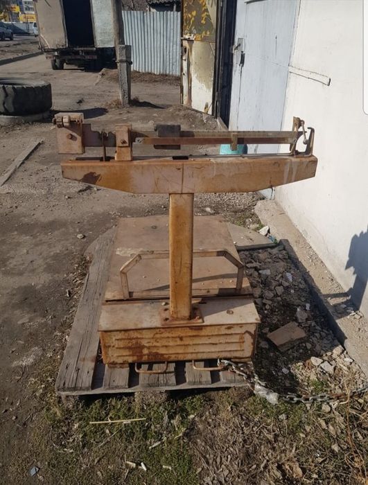Продам металлические весы.
