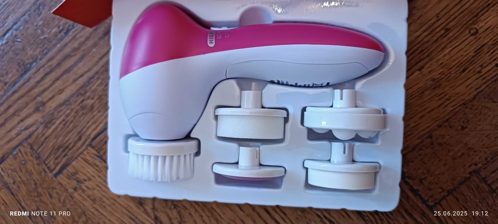 Aparat masaj facial femei