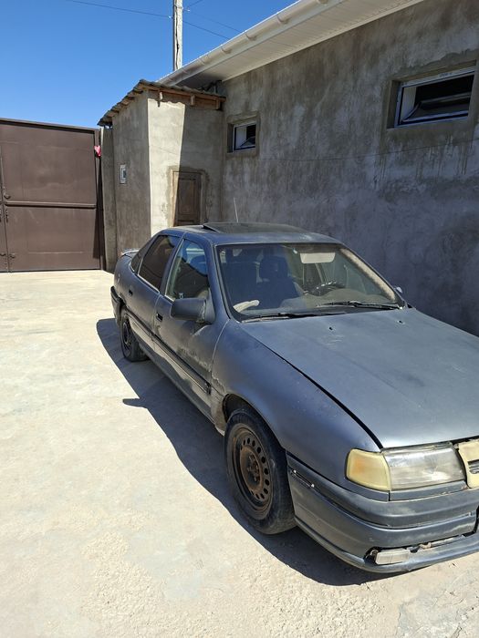 Автомобиль Опель вектра