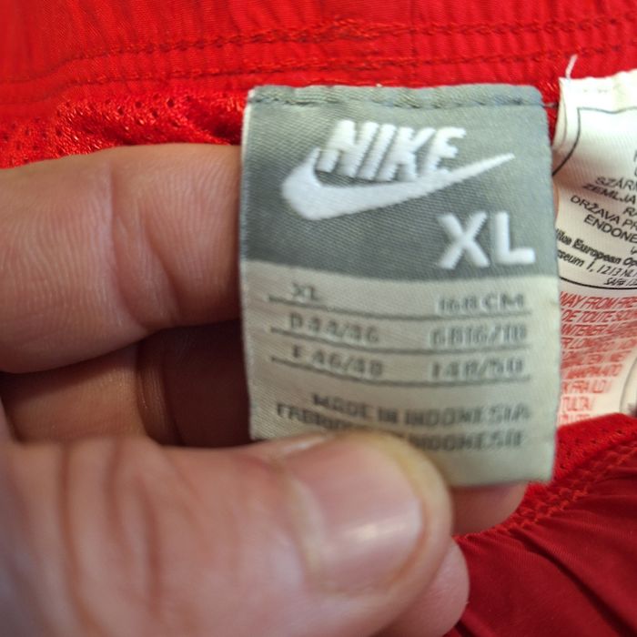Pantaloni scurți Nike Dri-Fit mărimea XL si Pantaloni treisfert Nike rosu mărimea XL