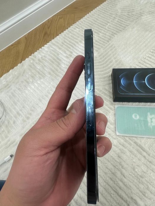 Айфон 12 про мах 256 гб  акум78%