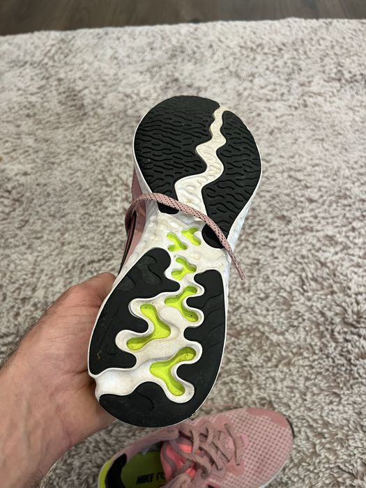 Nike Renew Run -оригинални дамски маратонки