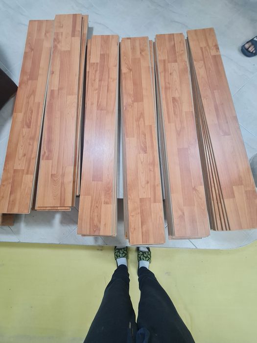 vand parchet laminat de 8mm stejar natur