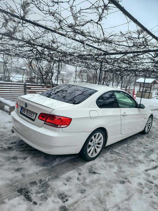 Vând BMW 320i E92