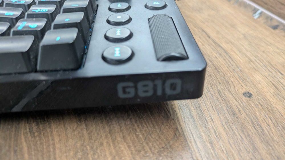 Клавиатура Logitech G810 – отлично състояние