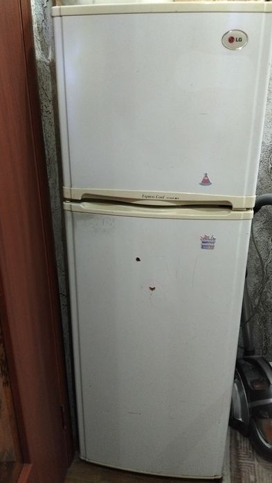 Продам холодильник