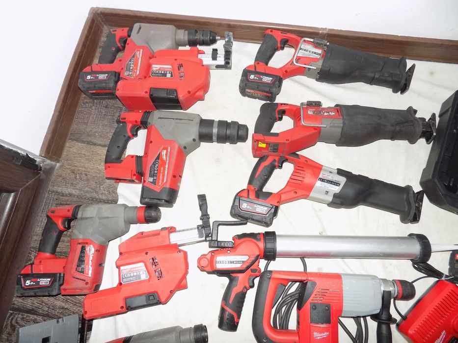 Scule Milwaukee 18V  si 12V , rotopercutor PLH 32XE