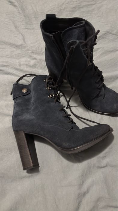 Botine de toamna cu toc de la GEOX