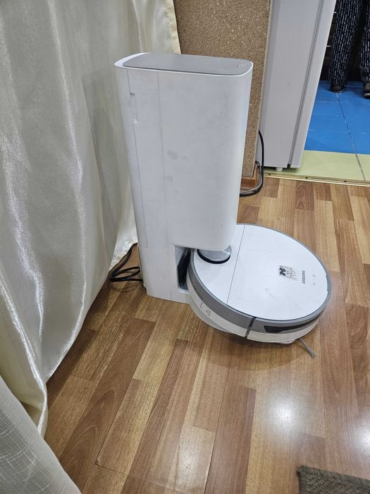 Робот-пылесос JET BOT