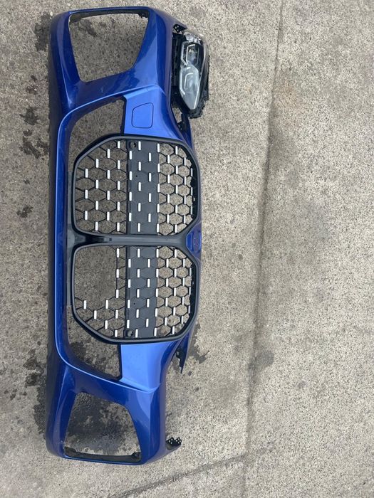 Bara fata , faruri bmw g26 m sport