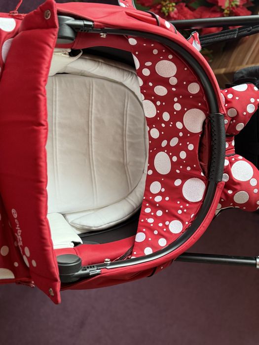 Cybex Priam Lux Jeremy Scott Red Dark Кош за новородено