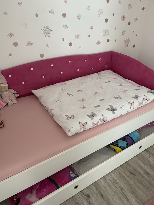 Pat tapițat pentru fete