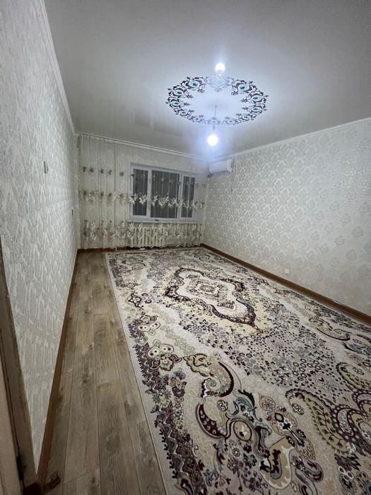 3этаждан 3бөлмелі үй сатылады
