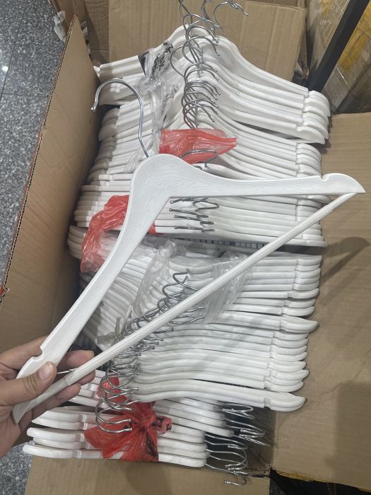 Вешалки для одежды и брюк