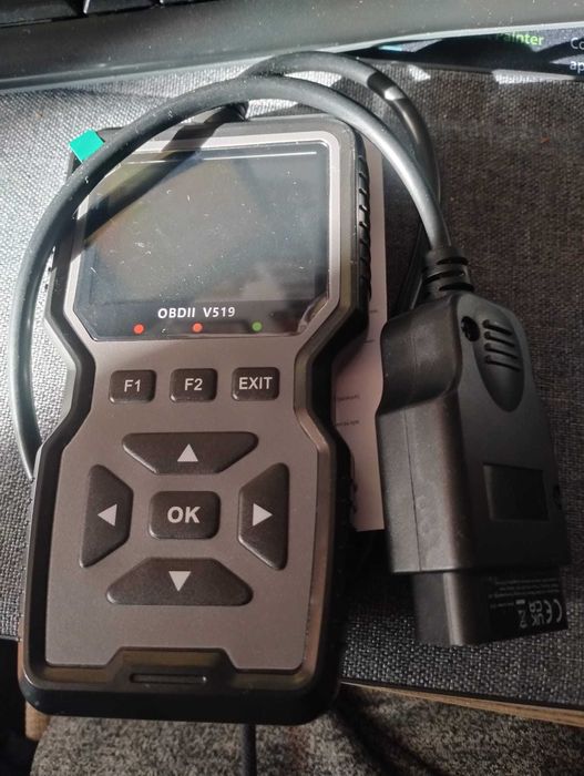 OBDII V519 професионален диагностичен скенер нов