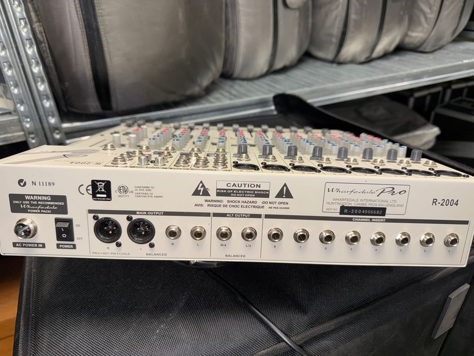 Wharfedale Pro R-2004 Професионален аналогов миксер