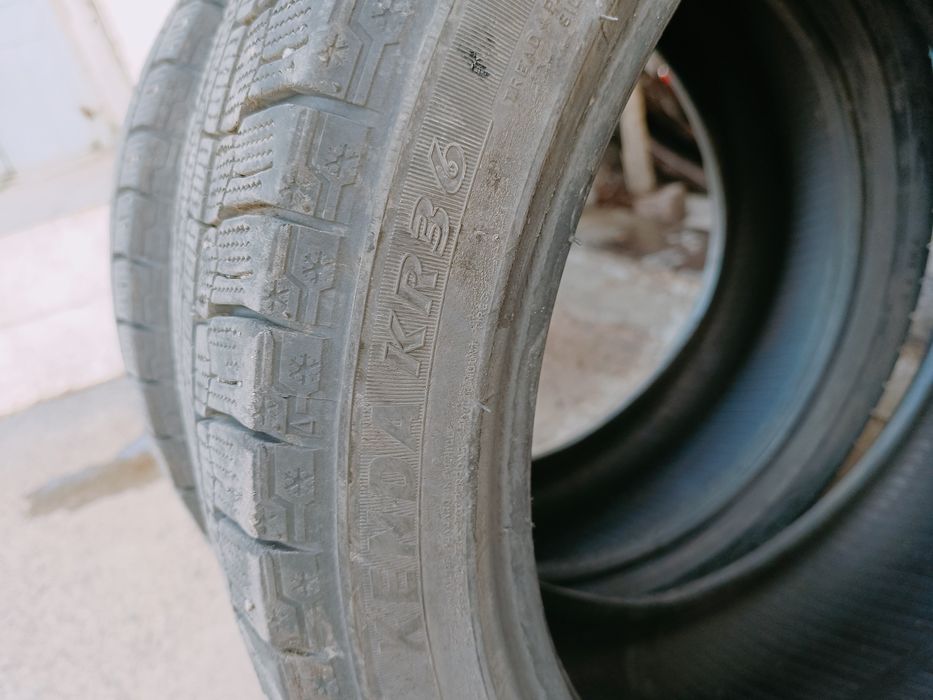 Продам зимние шины 215/45/17