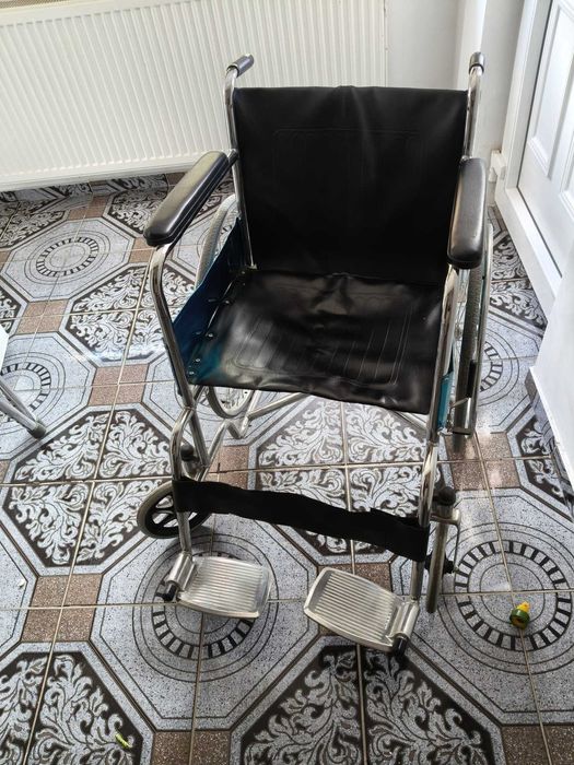 Cadru, Carucior , Toaleta pentru persoane cu dizabilitati si persoane in varsta.