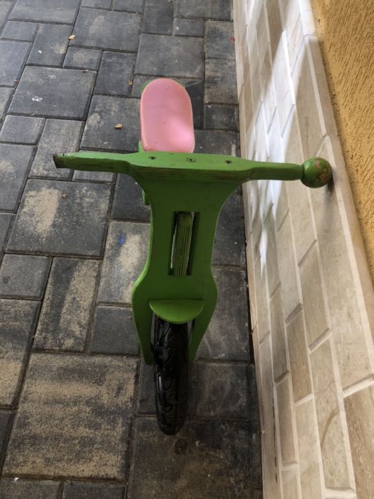Bicicleta  fara pedale din lemn