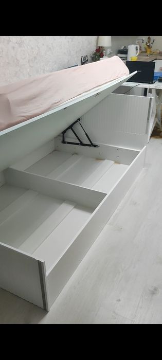 Продам кровать полуторка с матрасом